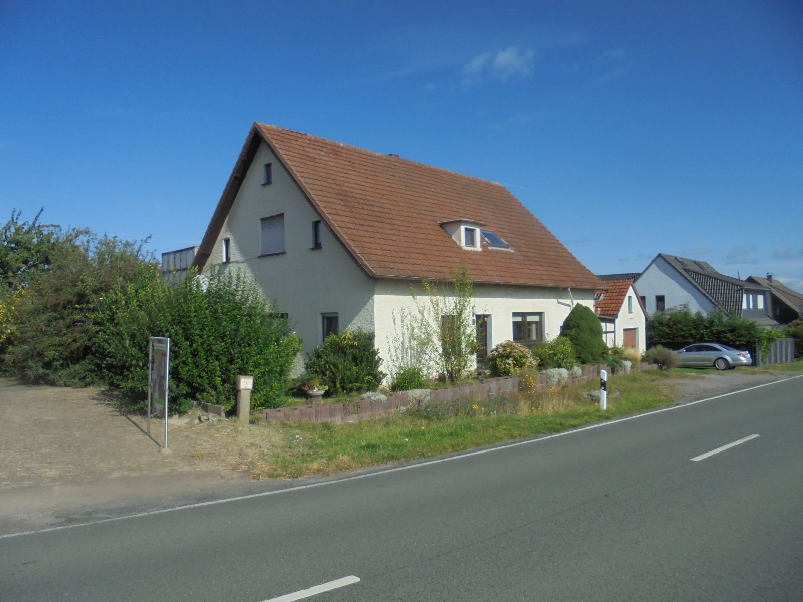 2-Familienhaus mit ca. 270 m² Wfl. in Hille 2-Familienhaus mit ca. 270 m² Wfl. in Hille